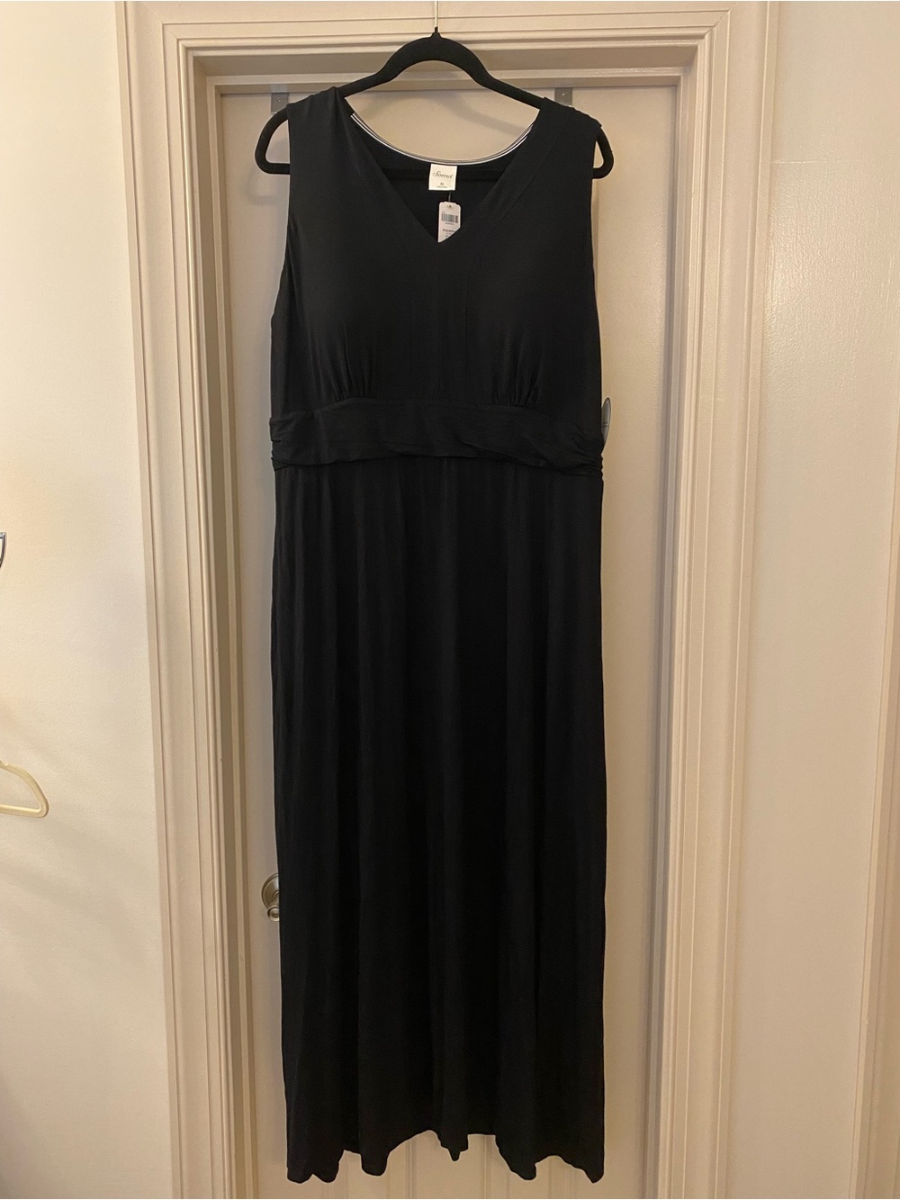 NWT Soma XL Black Sleeveless V-Neck Built in Bra Maxi Dress